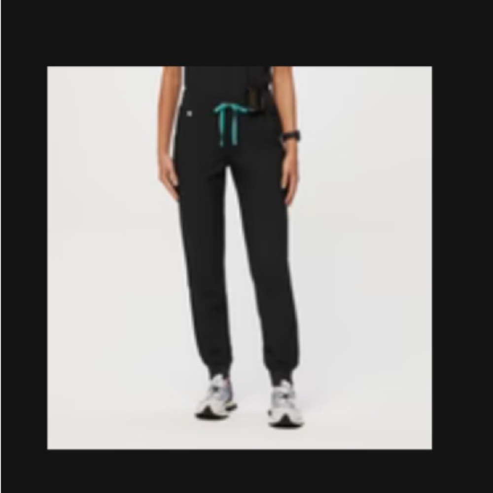 Figs Zamora Petite Joggers